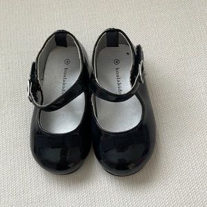 Toddler size 4 black Mary janes